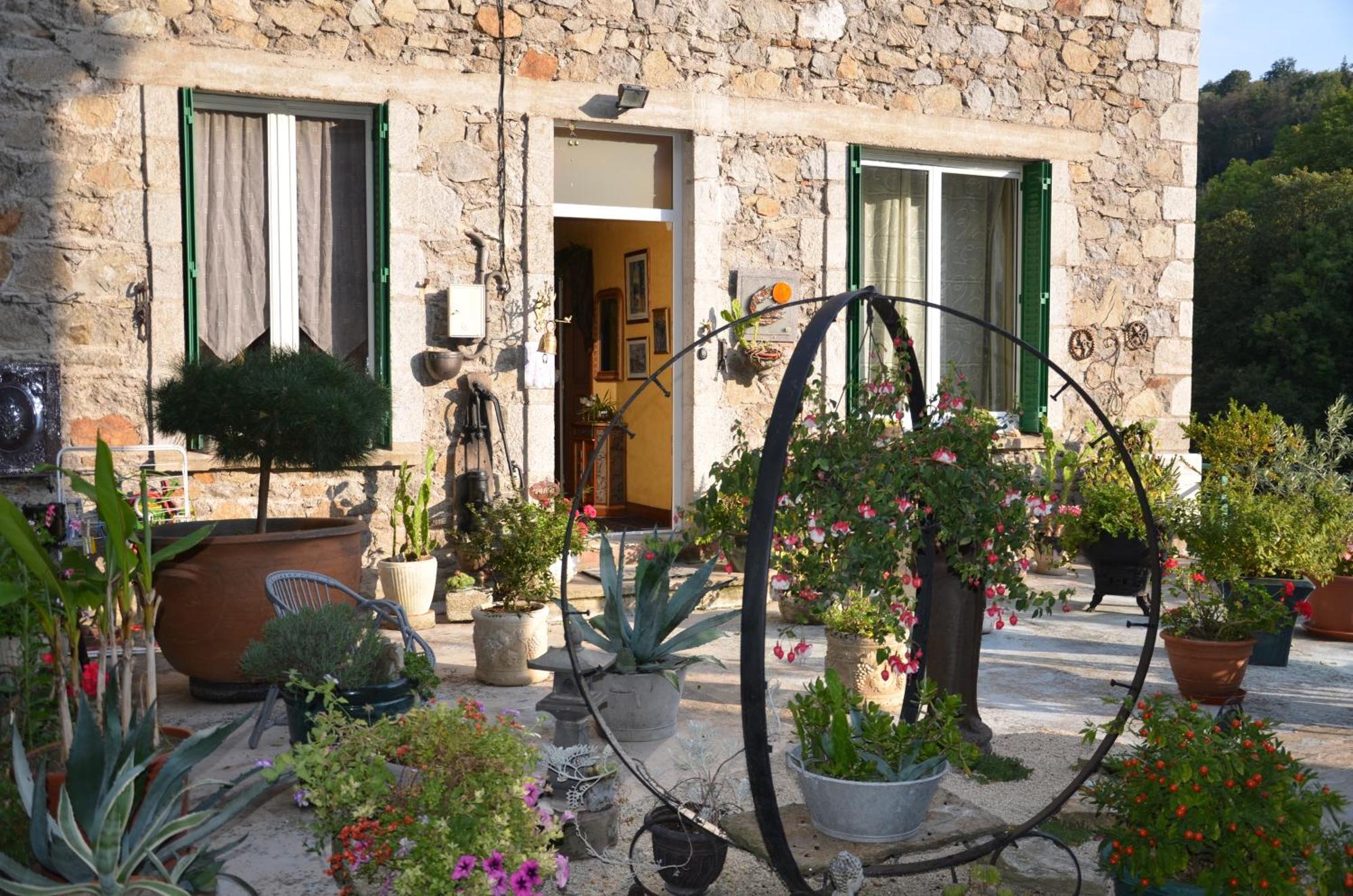 Chambre Bounty, B&B, Cuisine Privee, Lit Queen Size, Terrasse, Parking, Garage Olliergues Exterior photo